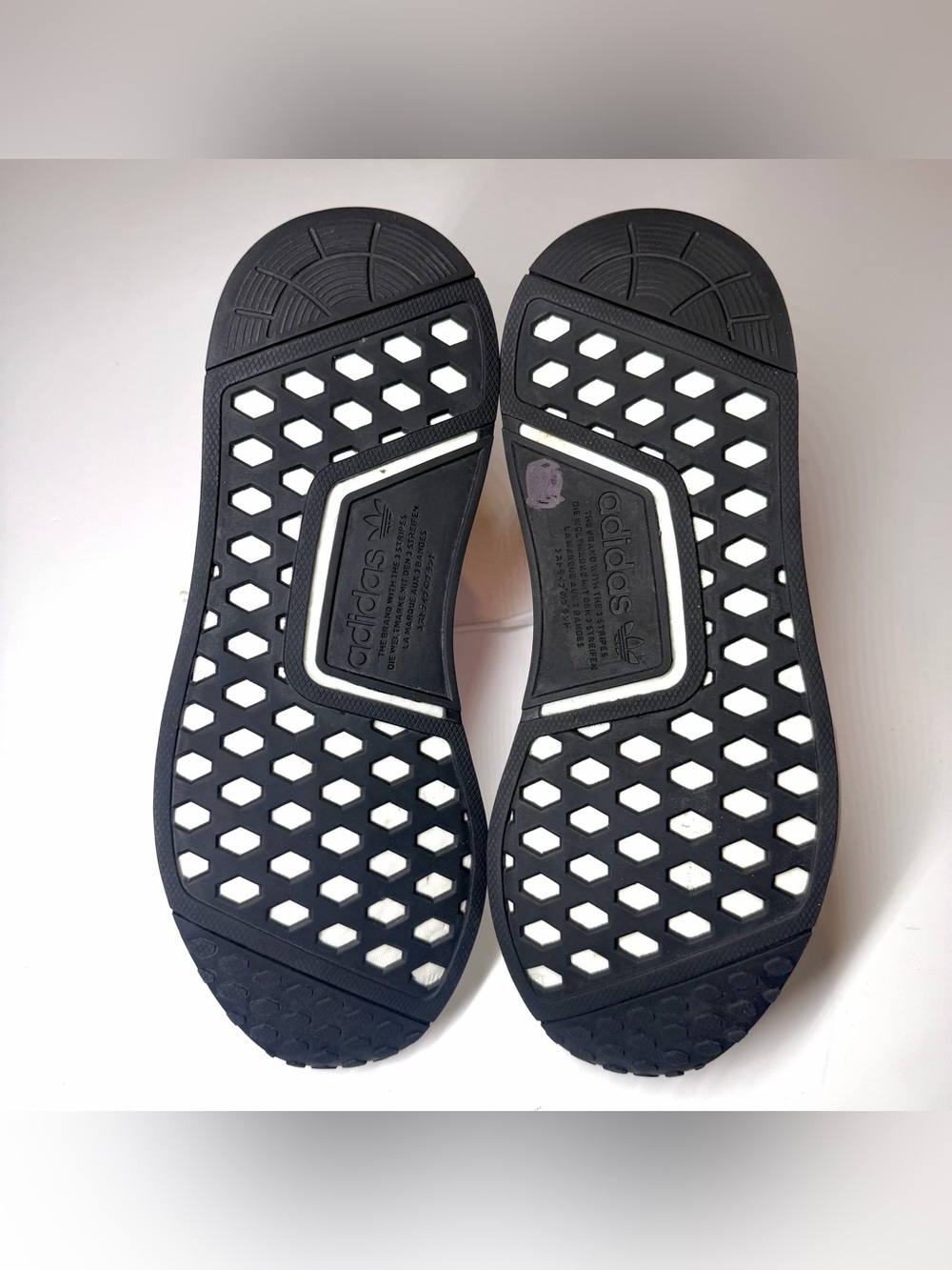 Adidas Originals Women’s NMD_R1 Athletic Sneakers Size- 9.5 - Picture 7 of 7